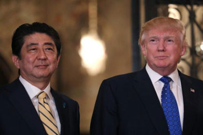 Thủ tướng Nhật Bản và Tổng thống Mỹ điện đàm về tên lửa Triều Tiên