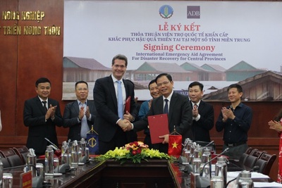 ADB viện trợ không hoàn lại 2,5 triệu USD cho Việt Nam khắc phục hậu quả lũ lụt miền Trung