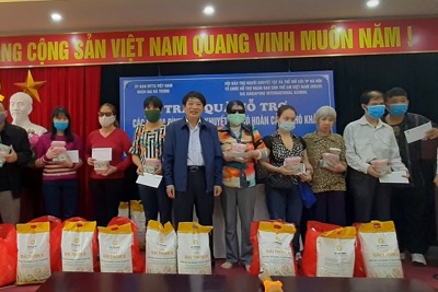 Quận Hai Bà Trưng: Trao quà hỗ trợ 50 gia đình người khuyết tật có hoàn cảnh khó khăn