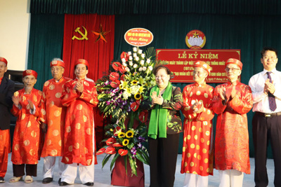Chủ tịch HĐND TP Hà Nội Nguyễn Thị Bích Ngọc dự Ngày hội Đại đoàn kết toàn dân tộc ở phường Đồng Mai