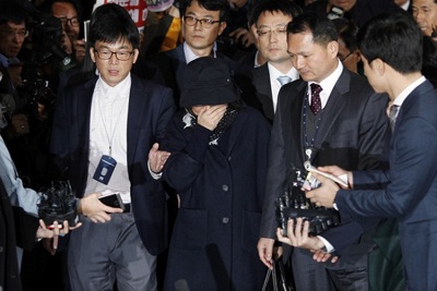 Bạn thân Tổng thống Hàn Quốc xuất hiện trong phiên điều trần