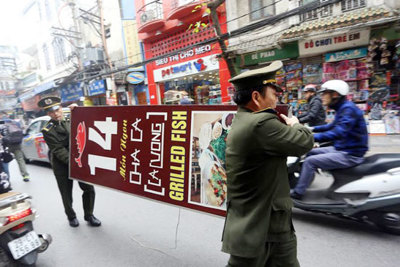Sự kiện tuần qua: Hà Nội, TP Hồ Chí Minh đòi lại vỉa hè cho người đi bộ
