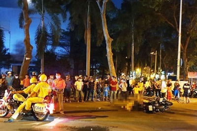 TP Hồ Chí Minh: 2 xe máy va chạm kinh hoàng, một người tử vong tại chỗ