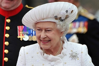 Nữ hoàng Anh bỏ tham dự lễ Giáng sinh vì cảm nặng