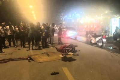 Hà Nội: Tai nạn trên phố Linh Đường khiến 4 người thương vong