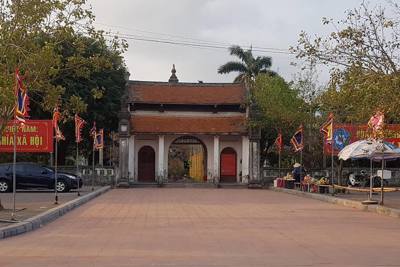 Cảnh tượng hiếm thấy tại các di tích đền, chùa ở Nam Định trong mùa lễ hội
