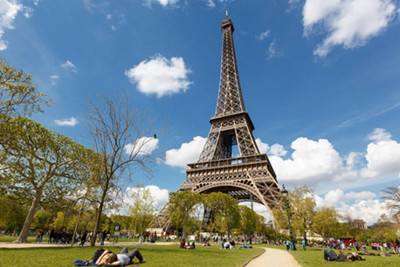Pháp sẽ dựng bức tường kính 2,5m bao quanh tháp Eiffel