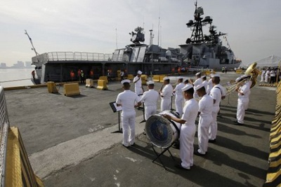 Tàu hải quân Nga đến Philippines, hứa hẹn hợp đồng vũ khí mới