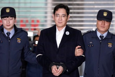 Bị bắt giam, “thái tử” Samsung vẫn điều hành tập đoàn