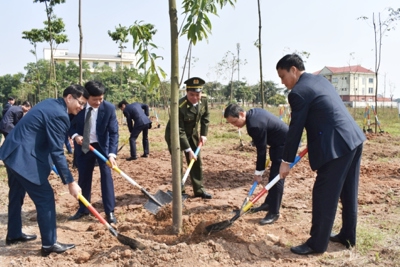 Phòng dịch Covid-19, huyện Mê Linh phát động Tết trồng cây tại từng xã, thị trấn