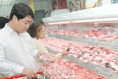 Áp lực từ thịt nhập khẩu giá rẻ