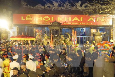 Nam Định kiên quyết chặn tình trạng lấy lộc ở lễ Khai ấn đền Trần