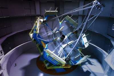 Tấm gương thứ 6 đang được đúc cho kính viễn vọng lớn nhất thế giới Magellan