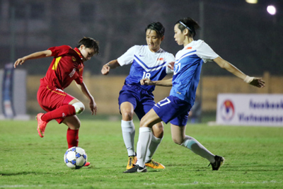 Thắng Singapore 8-0, ĐT nữ Việt Nam vươn lên đầu bảng
