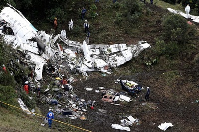 Máy bay Colombia hết nhiên liệu do phi công tiết kiệm thời gian?