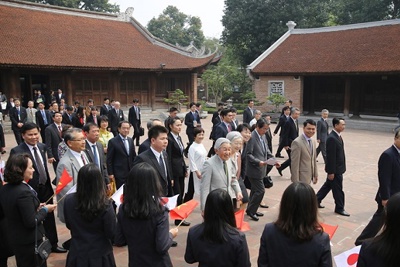 Nhà vua và Hoàng hậu Nhật Bản thăm Văn Miếu