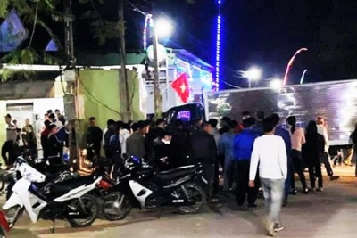 Nghệ An: Xe tải lao vào nhà dân khiến nhiều người nhập viện cấp cứu