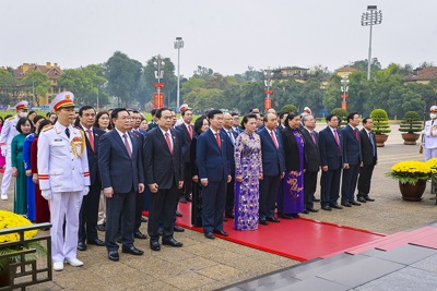 Lãnh đạo Đảng, Nhà nước và Đại biểu Quốc hội viếng Chủ tịch Hồ Chí Minh trước khai mạc Kỳ họp thứ 11 Quốc hội khóa XIV