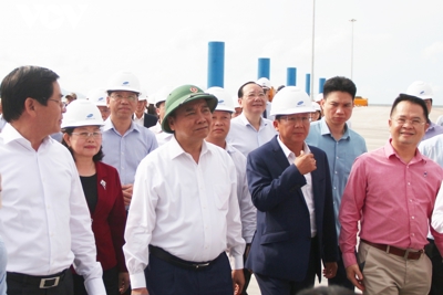 Thủ tướng Nguyễn Xuân Phúc thị sát cụm cảng Cái Mép - Thị Vải