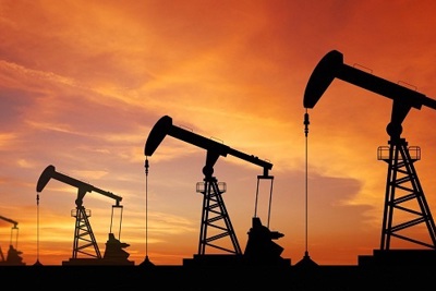 Giá dầu chạm đỉnh nhờ OPEC