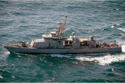 Tàu khu trục Mỹ bắn cảnh cáo tàu Iran