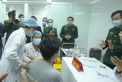 Ngày 22/12, tiếp tục tiêm thử vaccine Covid-19 Việt Nam cho 17 tình nguyện viên