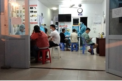 TP Hồ Chí Minh: Xét nghiệm tất cả nhân viên sân bay Tân Sơn Nhất trước khi đi làm