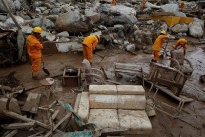 Colombia bắt đầu mai táng nạn nhân trong vụ lở đất