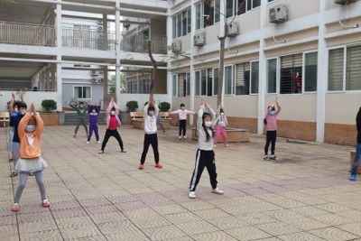 Tổ chức nhiều hoạt động đón Tết tại khu cách ly Tiểu học Xuân Phương