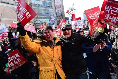 Lý do khiến người dân muốn bà Park Geun-hye bị bắt