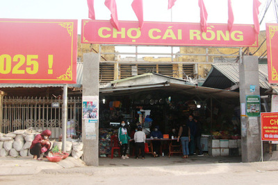 Quảng Ninh tiếp tục tạm dừng hoạt động vận tải khách liên tỉnh, mở cửa chợ Cái Rồng