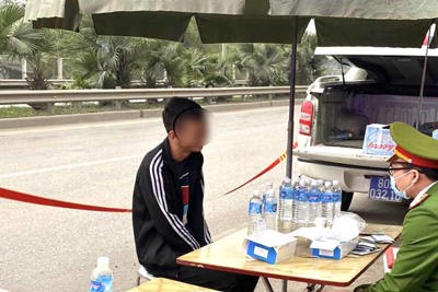Phát hiện lái xe dương tính với ma túy trên cao tốc Hà Nội - Thái Nguyên