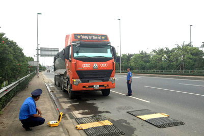 Hà Nội cho phép xe tải trên 10 tấn hoạt động theo giờ cố định tại những tuyến phố cấm nào?
