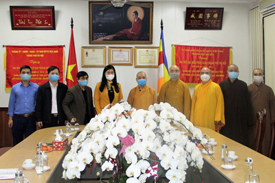 Chủ tịch Ủy ban Mặt trận Tổ quốc TP Nguyễn Lan Hương thăm, chúc Tết Giáo hội Phật giáo Việt Nam TP Hà Nội