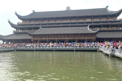 Sau sự cố “biển người” tại chùa Tam Chúc, Bộ Văn hóa yêu cầu phương án phòng dịch
