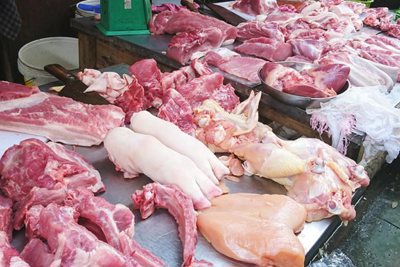 Thịt lợn ngoài chợ đắt hơn siêu thị