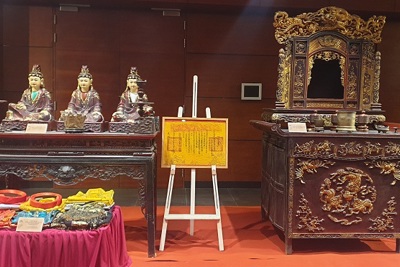 Hiến tặng hiện vật, tài liệu cho Bảo tàng Hà Nội: Kể chuyện văn hóa, lịch sử Thủ đô