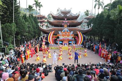 Hà Nội: Dừng tất cả hoạt động khai hội, đón khách tại chùa Hương