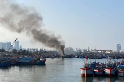 Đà Nẵng: Cháy ở âu thuyền Thọ Quang, 3 tàu bị thiệt hại nặng