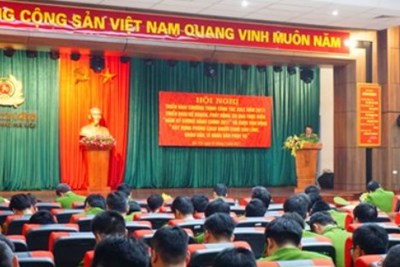 Xây dựng hình ảnh người công an bản lĩnh, vì nhân dân phục vụ