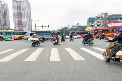Thói hư - tật xấu trong văn hóa giao thông Hà Nội