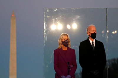 Ông Joe Biden dự tưởng niệm nạn nhân Covid-19 trước lễ nhậm chức tại Washington