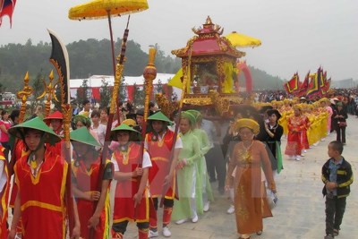 Hàng vạn người dân và du khách tham dự khai hội Tây Thiên 2017
