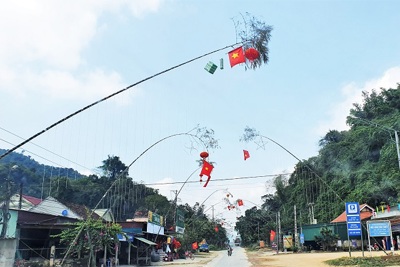 Nghệ An: Dựng cây nêu đón Tết, 3 người bị điện giật thương vong