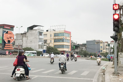 Cần tổ chức lại giao thông tại nút Nguyễn Khoái - Trần Khát Chân