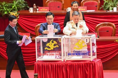 Bí thư Thành ủy Hà Nội Vương Đình Huệ và 2 Phó Bí thư Thành ủy trúng cử Ban Chấp hành Trung ương Đảng khóa XIII