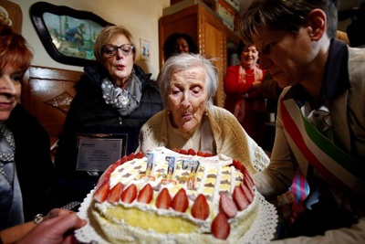 Cụ bà sống qua 3 thế kỷ mừng sinh nhật 117 tuổi