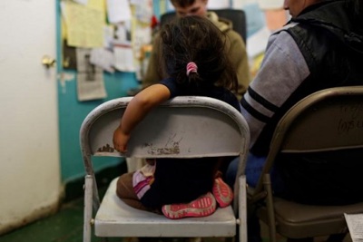 Mỹ xem xét ngăn các bà mẹ Mexico đưa con di cư bất hợp pháp