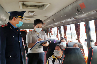 Kiểm soát chặt khách đi lại dịp Tết để phòng dịch Covid-19 tại bến xe Yên Nghĩa