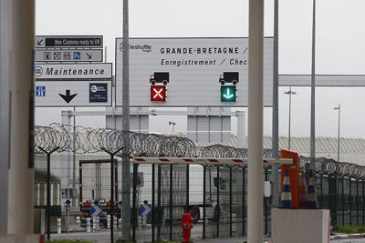 Pháp tái mở cửa biên giới với Anh từ ngày 23/12
